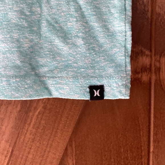 Hurley Graphic Tee in size men’s small aqua/teal - Picture 4 of 4